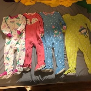 Lot of 4 carters 18 month fleece footed  sleepers